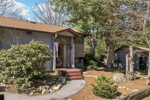7 Sundance Road, Woodstock, NH 03262
