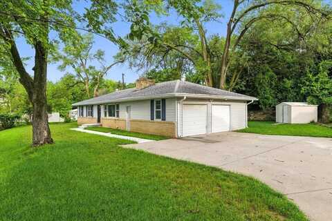 240 PICKARDY Lane, COUNCIL BLUFFS, IA 51503