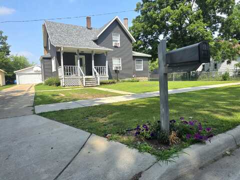 809 6th Avenue, Lake Odessa, MI 48849