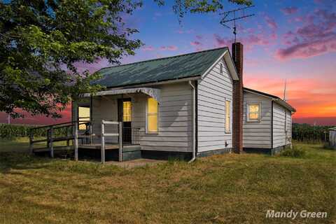 4651 E Pierce Road, Ithaca, MI 48847