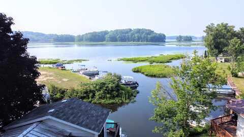 7147 Northland Boulevard, Barryton, MI 49305