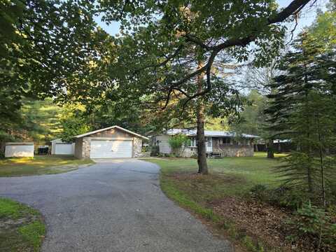 2672 Wildwood Road, Manistee, MI 49660