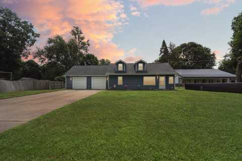 145 Falcon Road, Jackson, MI 49202