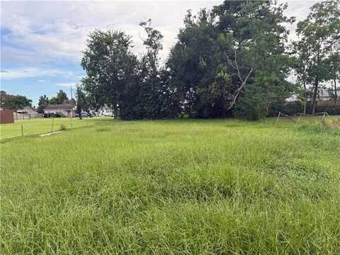 7212 SALLY Street, Arabi, LA 70032
