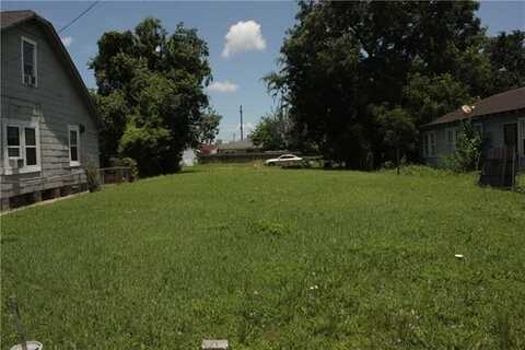 8829 BELFAST Street, New Orleans, LA 70118