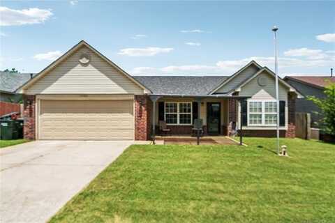 1404 Reavis Crossing Street, Claremore, OK 74019