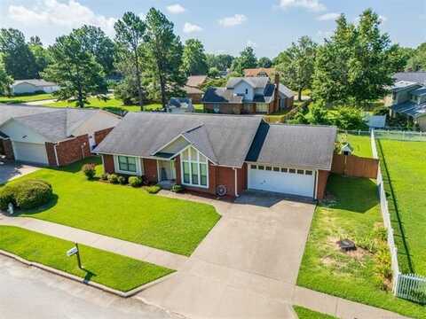 204 Magnolia Avenue, Pryor, OK 74361
