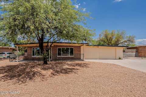 6833 E Calle Marte, Tucson, AZ 85710