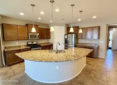 13834 E Cardemore Drive, Vail, AZ 85641