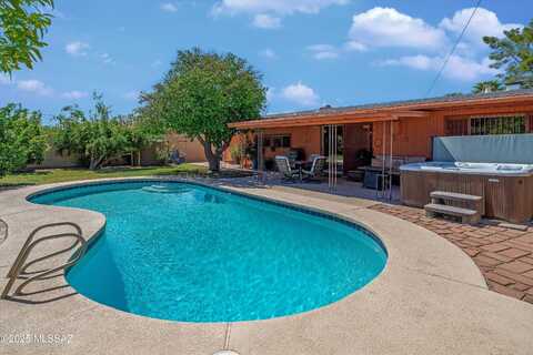 8322 E Koralee Place, Tucson, AZ 85710