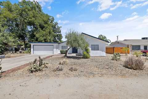 792 Page Avenue, Lindsay, CA 93247
