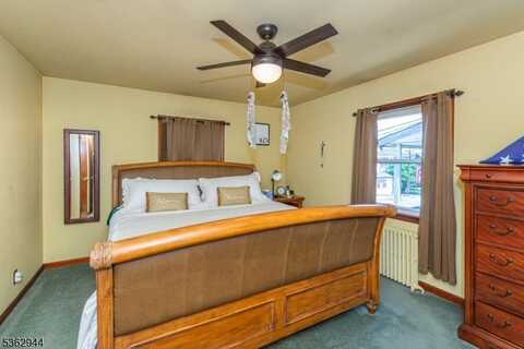 67 Providence Ave, Woodland Park, NJ 07424