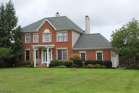 13 Garretson Dr, Franklin, NJ 08823