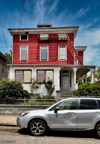 27 Oak St, Paterson, NJ 07501