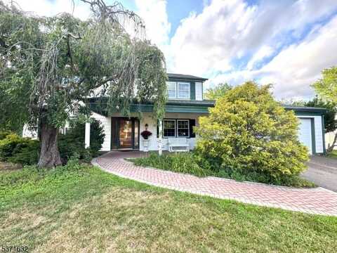 14 Landry Rd, Franklin, NJ 08873