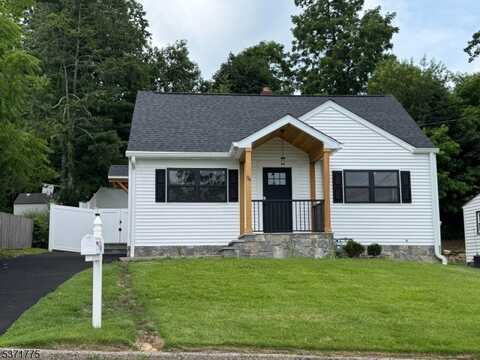 34 Chester Ave, Rockaway Boro, NJ 07866
