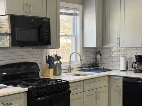 78 Jacoby St, Maplewood, NJ 07040