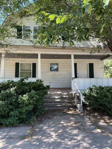 210 W 6th, Hays, KS 67601