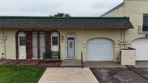 205 Castillian Gdns, Hays, KS 67601