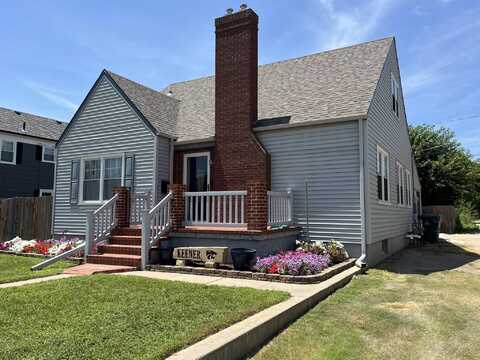 1611 Harrison, Great Bend, KS 67530