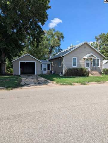 309 E Taylor, Lyons, KS 67554