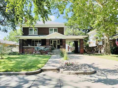 204 Crescent Blvd, Hutchinson, KS 67502