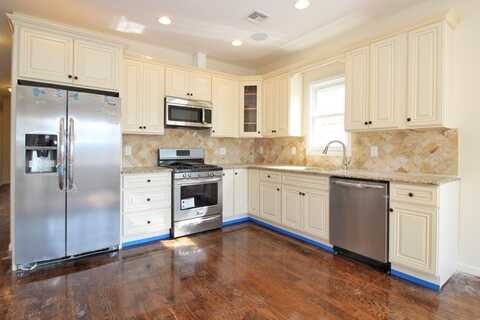 8516 5TH AVE, North Bergen, NJ 07047