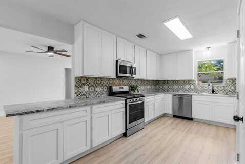 304 Washington Street, Wolfe City, TX 75496