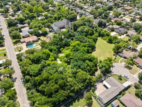 1 Ott Circle, Hull, TX 75211