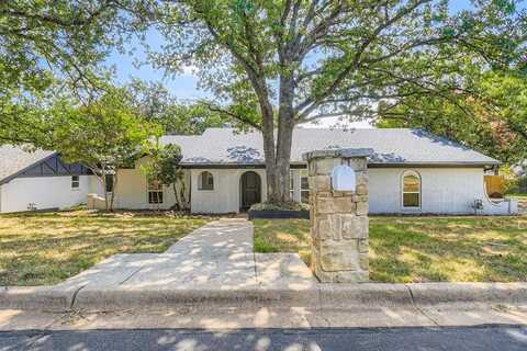 2848 Winterhaven Drive, Hurst, TX 76054