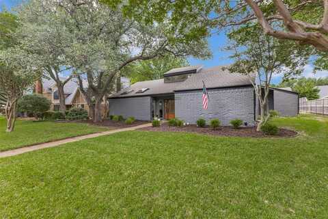 233 Woodcrest Drive, Richardson, TX 75080