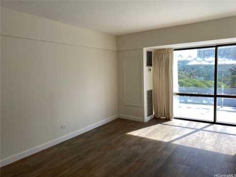 1750 Kalakaua Avenue, Honolulu, HI 96826