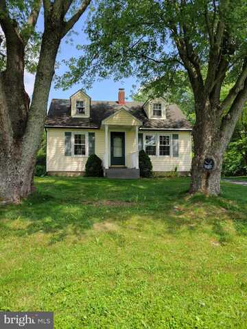 994 GRAVEL PIKE, PALM, PA 18070