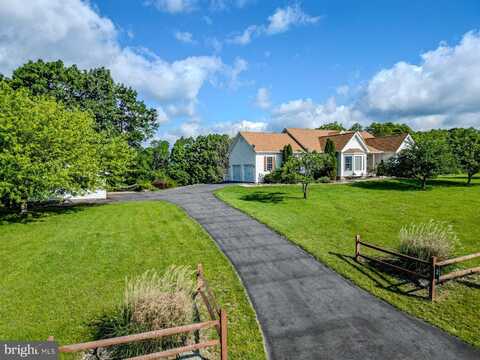58 BRYNNER DRIVE, PETERSBURG, WV 26847