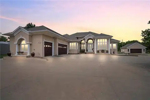 1702 Cedar Ridge Road, Parsons, KS 67357