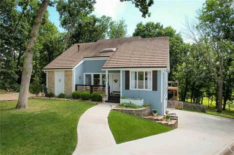 208 NE Landings Circle, Lees Summit, MO 64064
