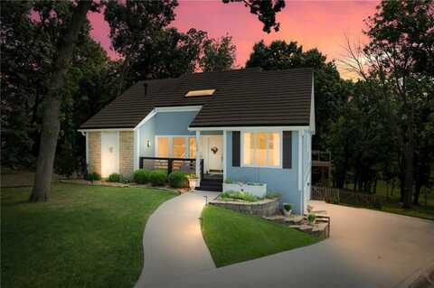 208 NE Landings Circle, Lees Summit, MO 64064