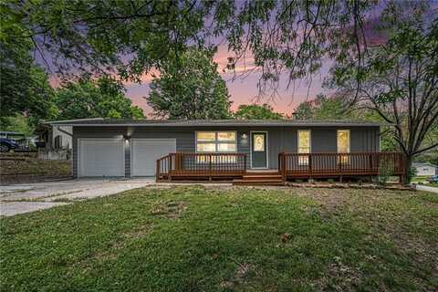 6925 NW Berkley Street, Kansas City, MO 64152