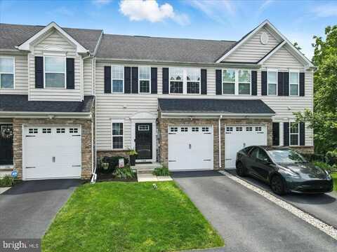 1104 WESTMINSTER DRIVE, BREINIGSVILLE, PA 18031