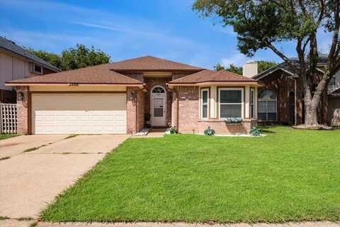 2305 Bennington Drive, Arlington, TX 76018