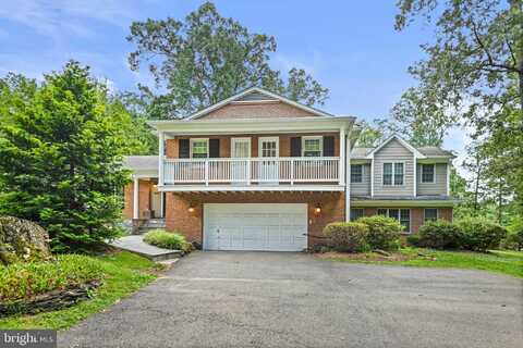 8633 JANET LANE, VIENNA, VA 22180
