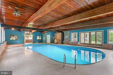 8170 PA ROUTE 873, SLATINGTON, PA 18080