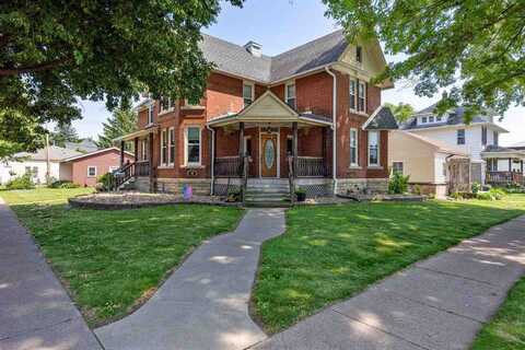201 E 4th St, Tipton, IA 52772