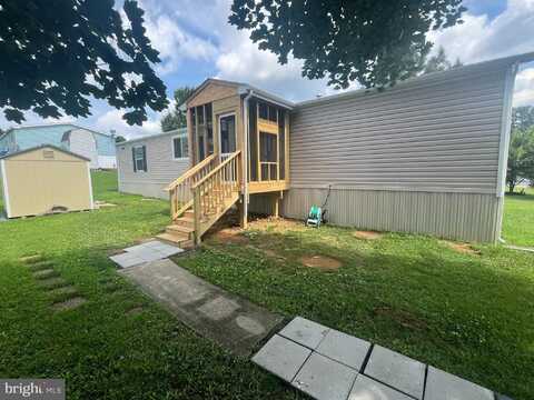 587 ROYAL CREST DRIVE, MARTINSBURG, WV 25401