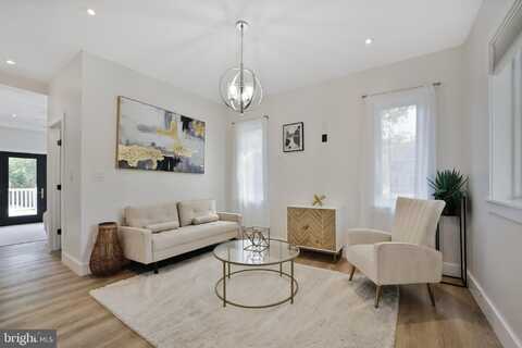 2806 FRANKLIN STREET NE, WASHINGTON, DC 20018