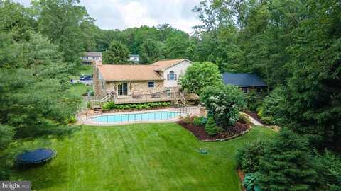 5210 HONEYSUCKLE LANE, NEW HOLLAND, PA 17557