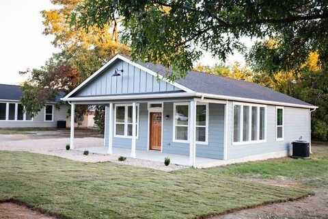 704 Walnut Street, Honey Grove, TX 75446