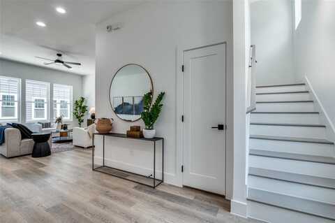 631 N Tyler Street, Dallas, TX 75208