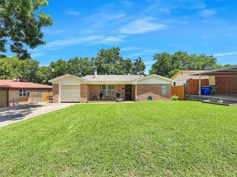 8532 Gibbs Drive, White Settlement, TX 76108