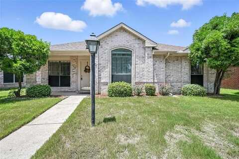 1716 Creekpoint Drive, Lewisville, TX 75067
